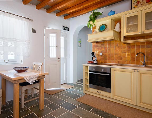 Διαμέρισμα στη Σίφνο, στο Efthymia apartments με πλήρως εξοπλισμένη κουζίνα
