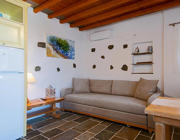 Το εσωτερικό σε ένα από τα διαμερίσματα του Efthymia apartments στη Σίφνο