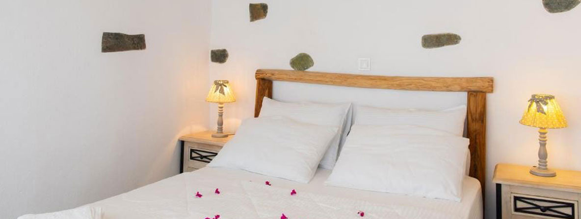 Υπνοδωμάτιο με διπλό κρεβάτι