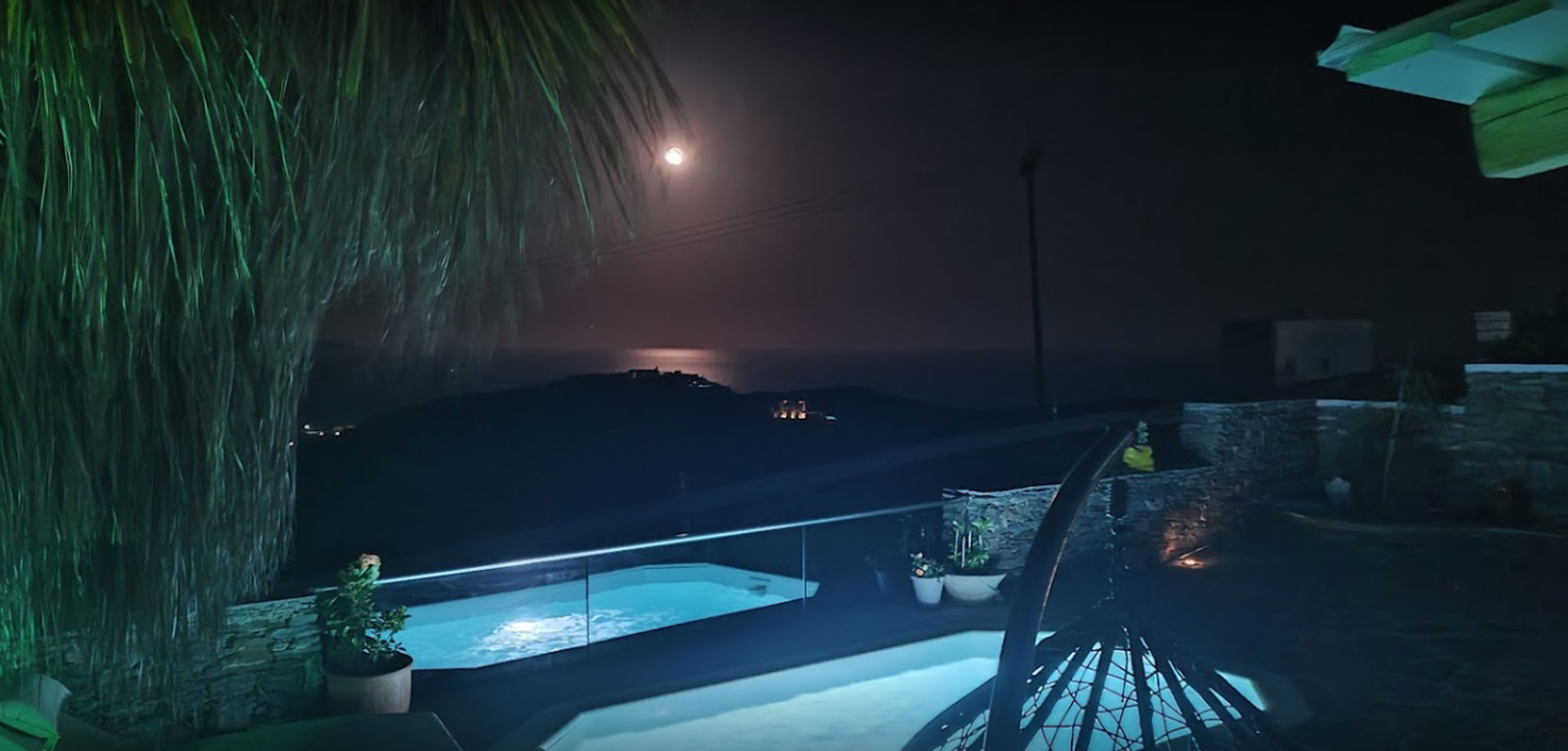 Τα διαμερίσματα Ευθυμία στη Σίφνο, το βράδυ