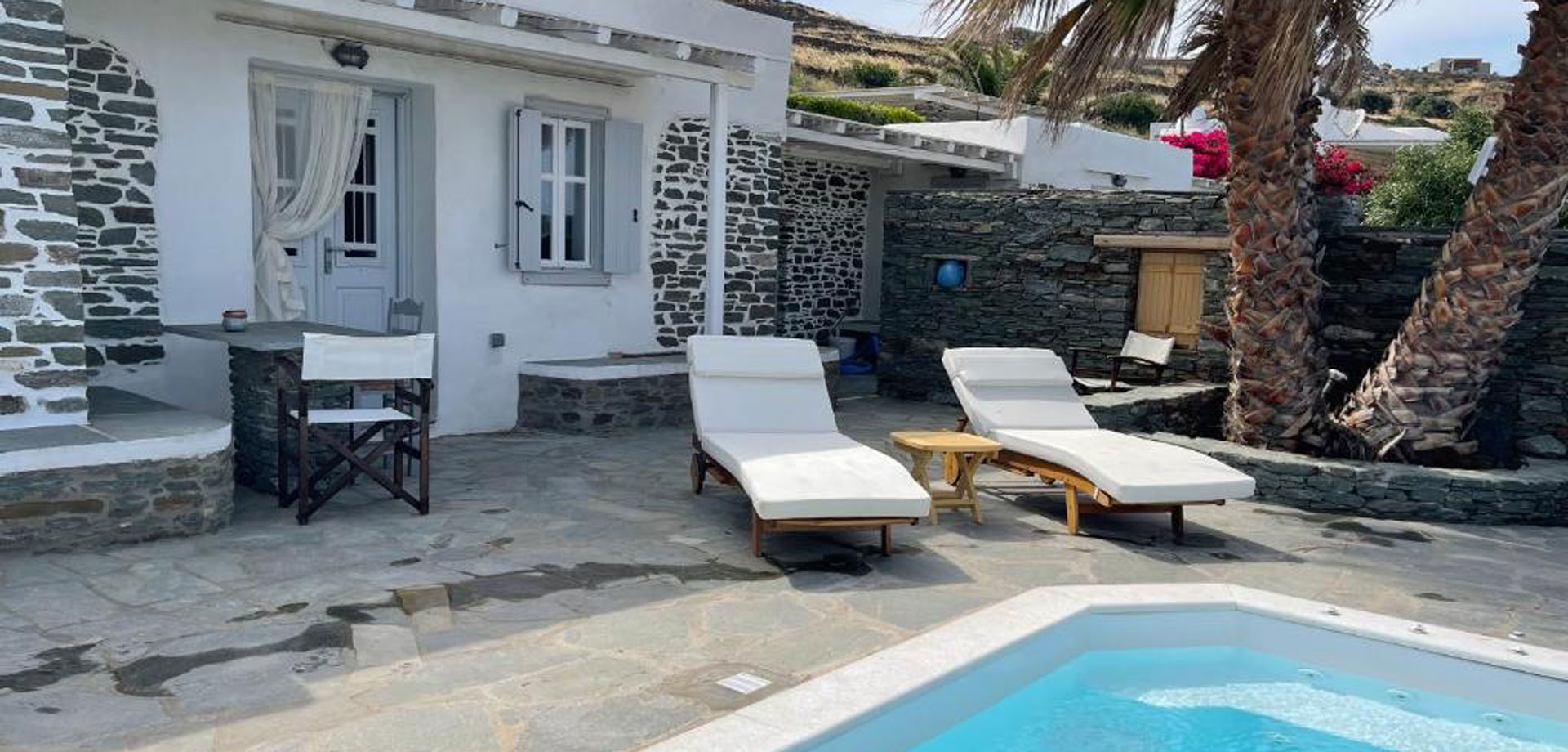 Διαμονή με πισίνα στη Σίφνο - Διαμερίσματα Ευθυμία