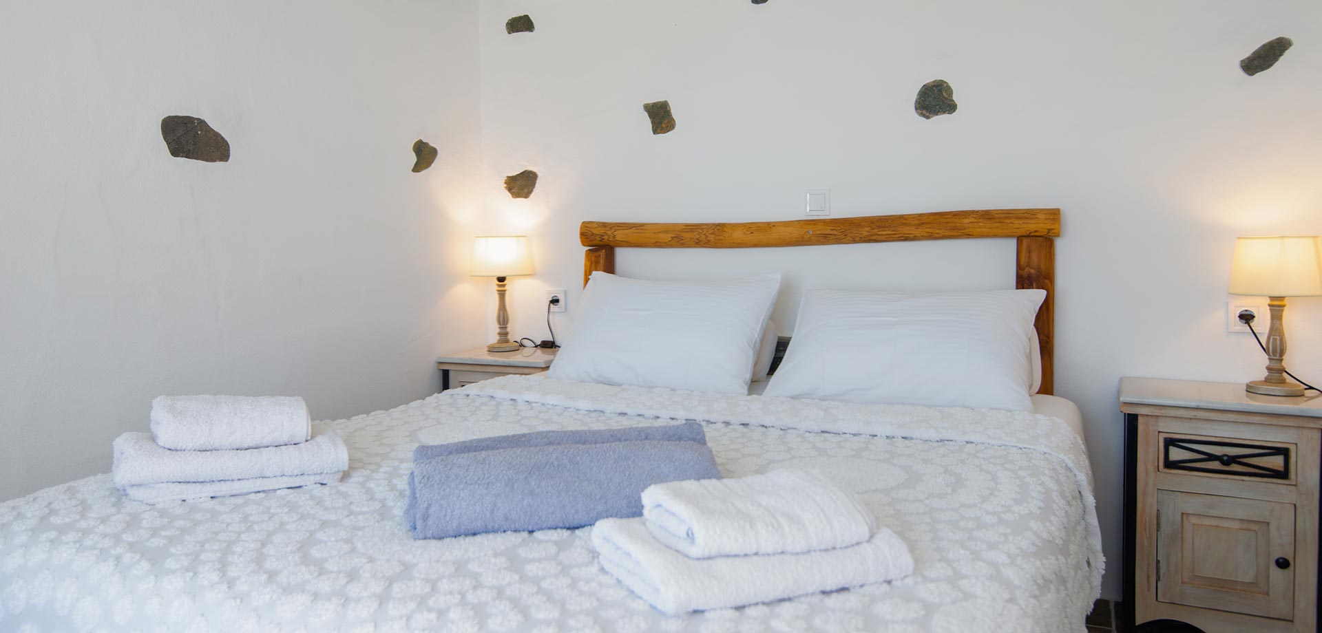 Διαμονή με πισίνα στη Σίφνο - Διαμερίσματα Ευθυμία