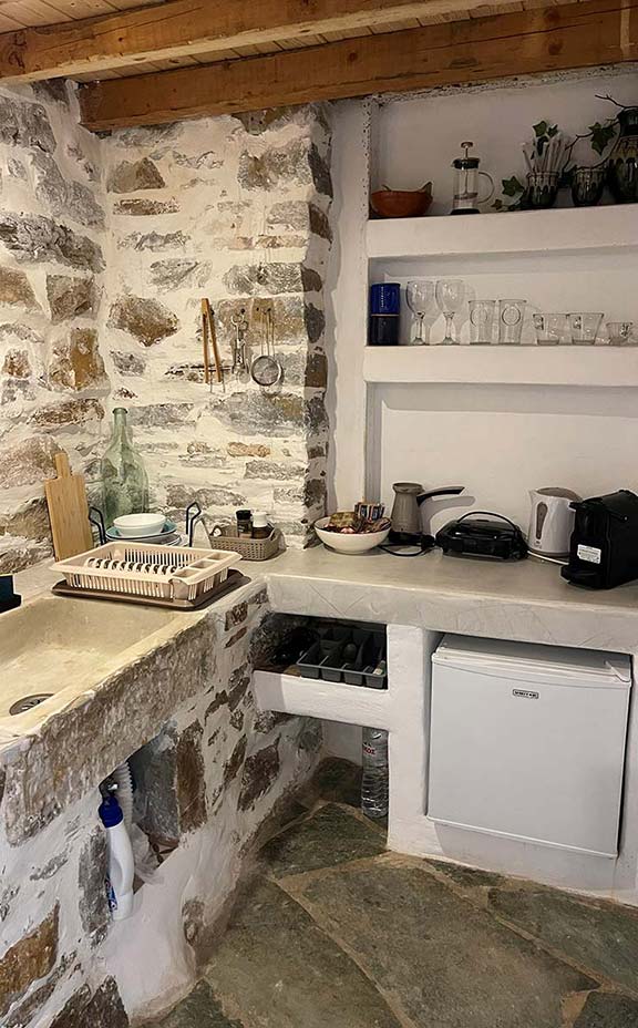 Η κουζίνα στο διαμέρισμα 2