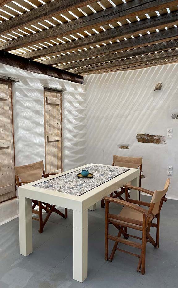 Το τραπέζι φαγητού στο διαμέρισμα 4