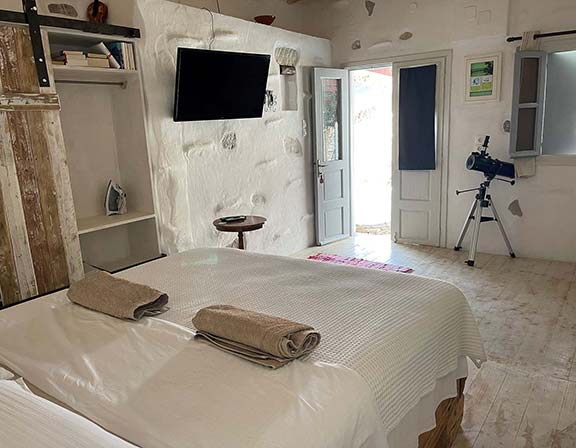 Υπνοδωμάτιο με διπλό κρεβάτι στο διαμέρισμα 4