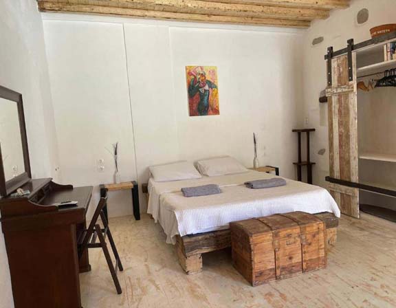 Υπνοδωμάτιο με διπλό κρεβάτι στο διαμέρισμα 4