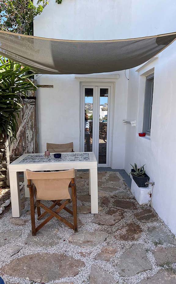 Η βεράντα στο διαμέρισμα 5