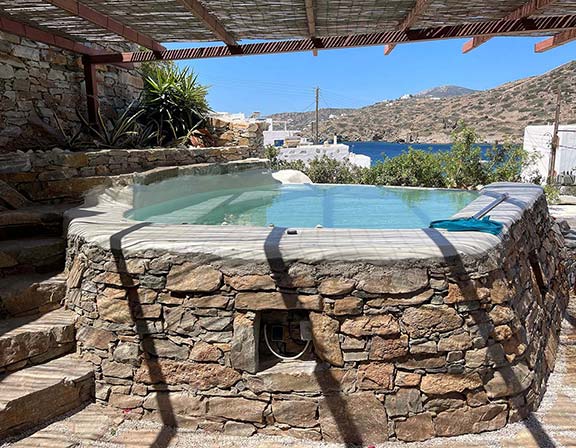 Ιδιωτική πισίνα με θέα στη θάλασσα