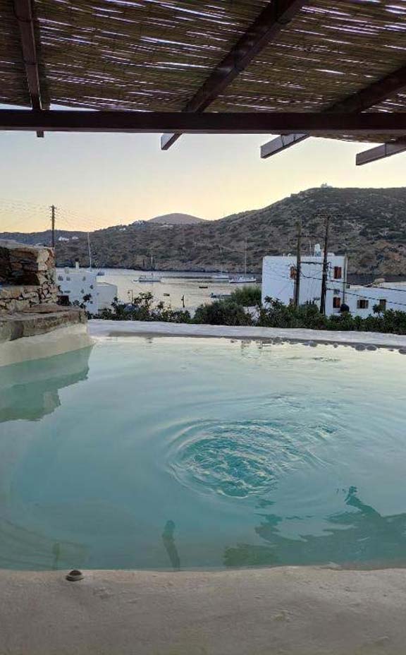 Ιδιωτική πισίνα με θέα στη θάλασσα