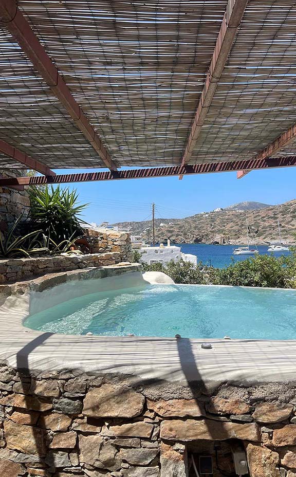 Ιδιωτική πισίνα με θέα στη θάλασσα